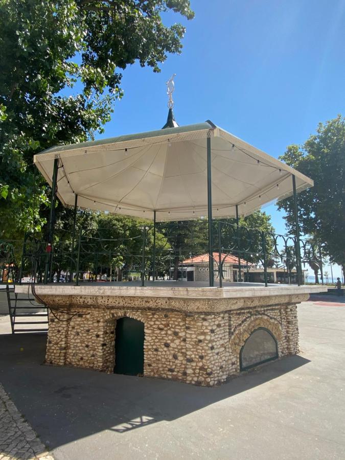 2x Apartamentos com pátio, em frente praia Paço de Arcos Esterno foto