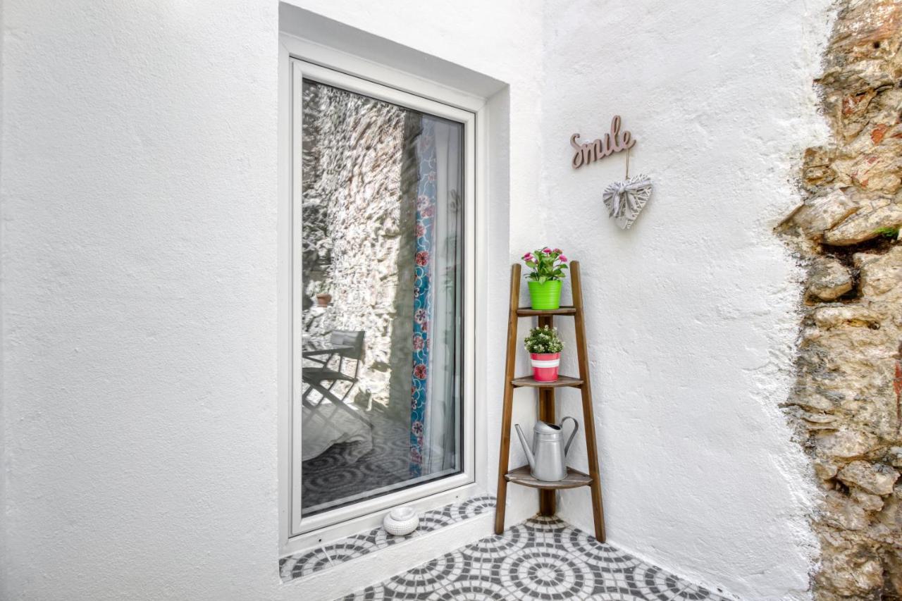 2x Apartamentos com pátio, em frente praia Paço de Arcos Esterno foto
