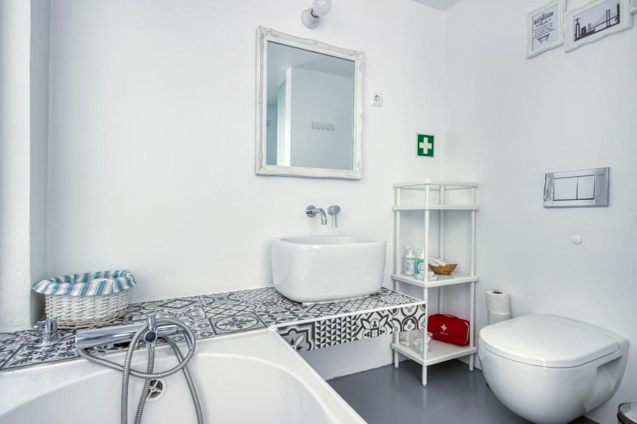 2x Apartamentos com pátio, em frente praia Paço de Arcos Esterno foto