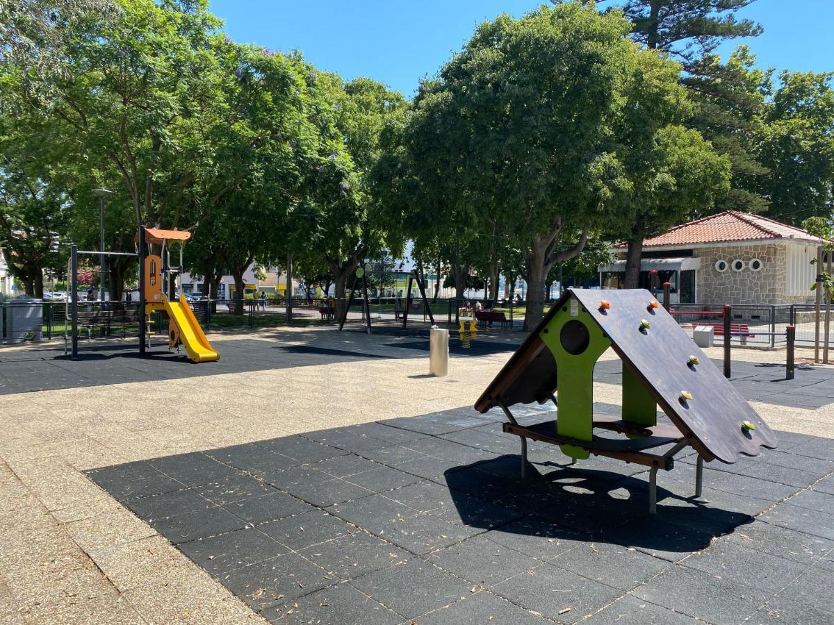 2x Apartamentos com pátio, em frente praia Paço de Arcos Esterno foto