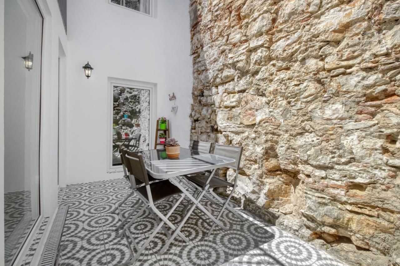 2x Apartamentos com pátio, em frente praia Paço de Arcos Esterno foto