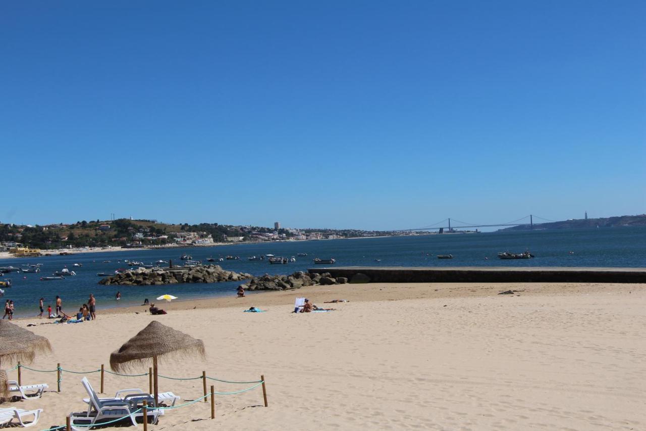 2x Apartamentos com pátio, em frente praia Paço de Arcos Esterno foto