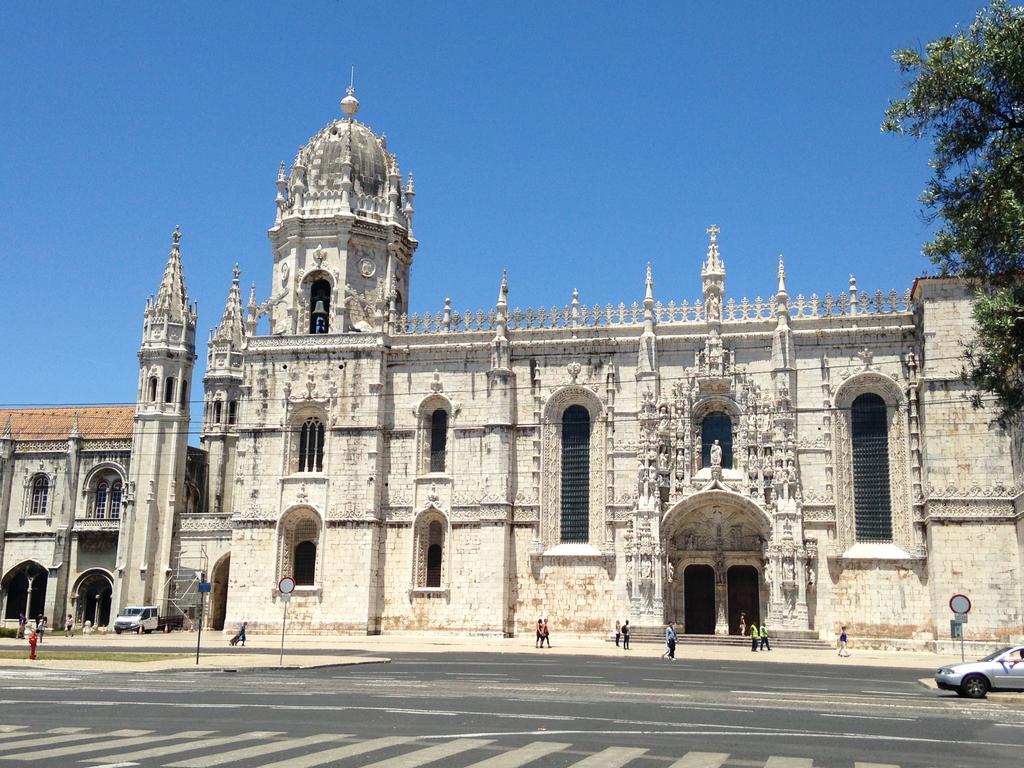 2x Apartamentos com pátio, em frente praia Paço de Arcos Esterno foto