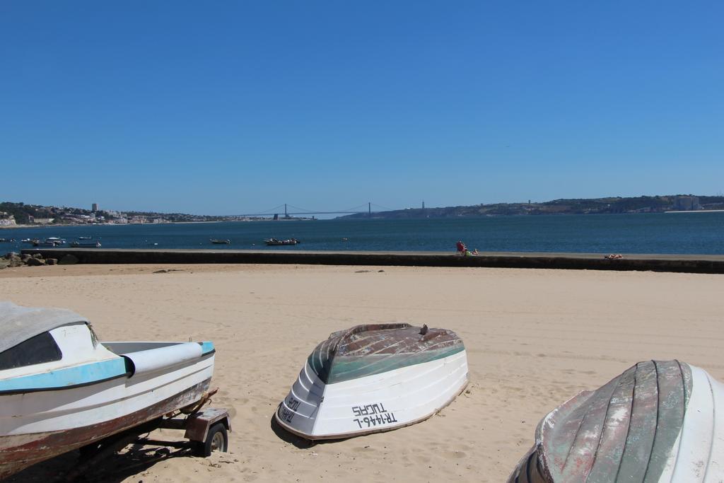 2x Apartamentos com pátio, em frente praia Paço de Arcos Esterno foto