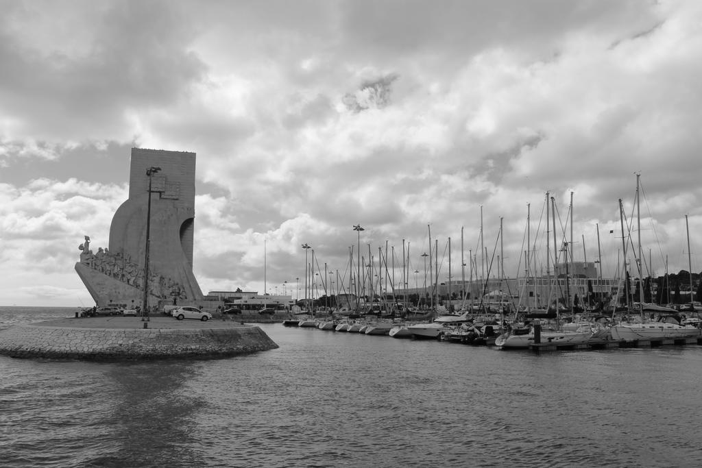 2x Apartamentos com pátio, em frente praia Paço de Arcos Esterno foto